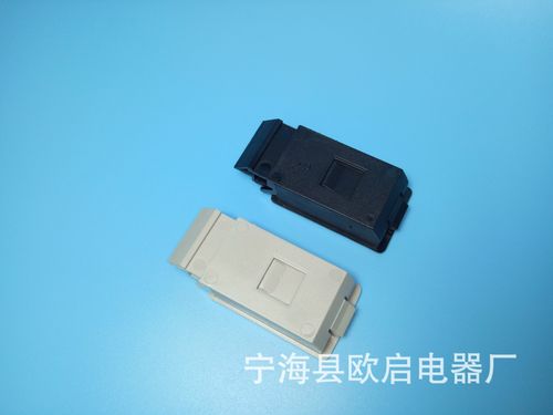 小門扣，大乾坤 網絡機柜塑料門扣的技術與市場觀察